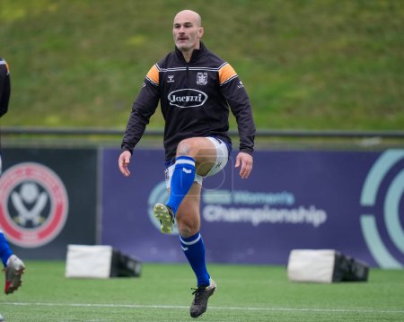 Téléchargez les photos : Danny Houghton #9 of Hull FC warms up before the Rugby League Pre Season match Sheffield Eagles vs Hull FC at Sheffield Olympic Legacy Park, Sheffield, United Kingdom, 22nd January 202 - en image libre de droit