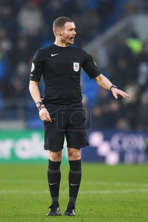 Foto de Referee , Leigh Doughty, during the Sky Bet Championship match Cardiff City vs Millwall at Cardiff City Stadium, Cardiff, United Kingdom, 21st January 202 - Imagen libre de derechos