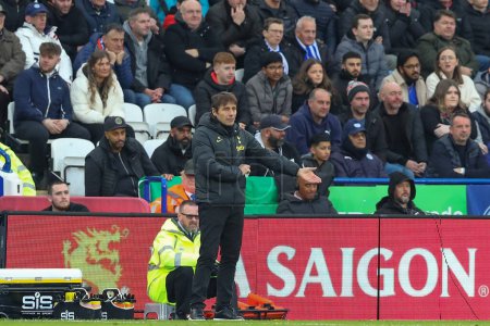 Photo for Antonio Conte manager of Tottenham Hotspur gives his players instructions during the Premier League match Leicester City vs Tottenham Hotspur at King Power Stadium, Leicester, United Kingdom, 11th February 202 - Royalty Free Image