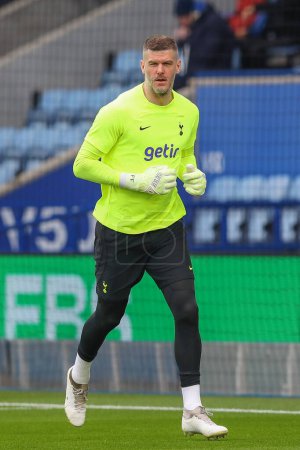 Foto de Fraser Forster #20 of Tottenham Hotspur during the pre-game warm up ahead of the Premier League match Leicester City vs Tottenham Hotspur at King Power Stadium, Leicester, United Kingdom, 11th February 202 - Imagen libre de derechos