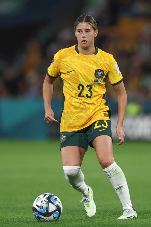 Téléchargez les photos : Kyra Cooney-Cross # 23 de Australie avec le ballon lors du match du Groupe B de la Coupe du Monde Féminine 2023 Australie Femmes vs Nigéria Femmes au Suncorp Stadium, Brisbane, Australie, 27 juillet 2023 - en image libre de droit