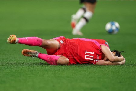 Téléchargez les photos : Ji So-yun # 10 de Corée du Sud est blessée après un défi pour Kathrin Hendrich # 3 de l'Allemagne lors du match de la Coupe du Monde Féminine 2023 du Groupe H Corée du Sud vs Allemagne Femmes au Suncorp Stadium, Brisbane, Australie, 3 août 2023 - en image libre de droit