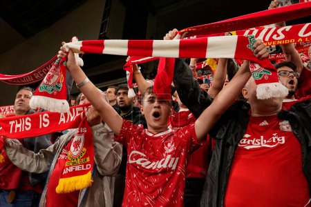 Téléchargez les photos : Les fans de Liverpool avant le match de l'UEFA Europa League Liverpool vs Union Saint-Gilloise à Anfield, Liverpool, Royaume-Uni, 5 octobre 202 - en image libre de droit