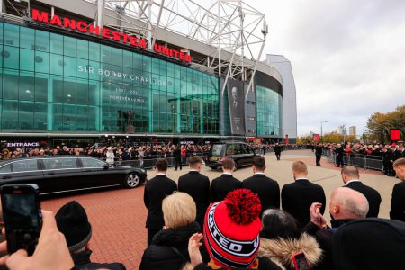 Foto de Procesión fúnebre de Bobby Charltons en Old Trafford, Manchester, Reino Unido, 13 de noviembre de 2023 - Imagen libre de derechos