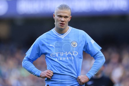 Photo for Erling Haaland #9 of Manchester City during the Premier League match Manchester City vs Liverpool at Etihad Stadium, Manchester, United Kingdom, 25th November 2023 - Royalty Free Image