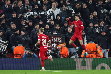 Foto de Luis Daz # 7 de Liverpool celebra su gol para hacerlo 1-0 durante el partido UEFA Europa League Group E Liverpool vs LASK en Anfield, Liverpool, Reino Unido, el 30 de noviembre de 2023 - Imagen libre de derechos