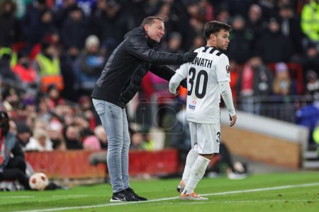 Photo for Thomas Sageder Manager of LASK gives his team instructions Sascha Horvath #30 of LASK during the UEFA Europa League Group E match Liverpool vs LASK at Anfield, Liverpool, United Kingdom, 30th November 2023 - Royalty Free Image