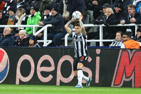 Photo for Kieran Trippier #2 of Newcastle United takes a throw in during the UEFA Champions League match Newcastle United vs AC Milan at St. James's Park, Newcastle, United Kingdom, 13th December 2023 - Royalty Free Image
