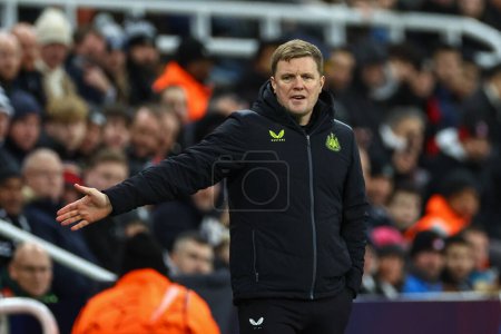 Photo for Eddie Howe manager of Newcastle United reacts during the UEFA Champions League match Newcastle United vs AC Milan at St. James's Park, Newcastle, United Kingdom, 13th December 2023 - Royalty Free Image