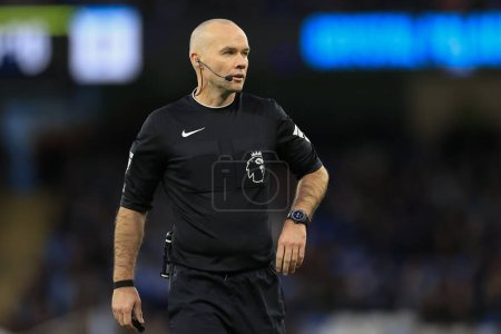Photo for Referee Paul Tierney during the Premier League match Manchester City vs Crystal Palace at Etihad Stadium, Manchester, United Kingdom, 16th December 202 - Royalty Free Image