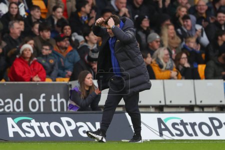 Téléchargez les photos : Mauricio Pochettino manager de Chelsea réagit lors du match de Premier League Wolverhampton Wanderers vs Chelsea à Molineux, Wolverhampton, Royaume-Uni, le 24 décembre 202 - en image libre de droit