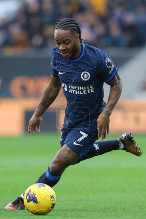 Photo for Raheem Sterling of Chelsea breaks with the ball during the Premier League match Wolverhampton Wanderers vs Chelsea at Molineux, Wolverhampton, United Kingdom, 24th December 202 - Royalty Free Image