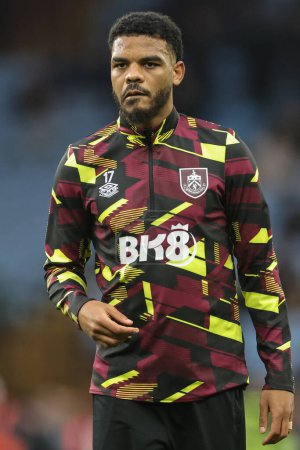 Photo for Lyle Foster of Burnley in the pregame warmup session during the Premier League match Aston Villa vs Burnley at Villa Park, Birmingham, United Kingdom, 30th December 202 - Royalty Free Image