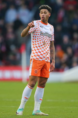 Photo for Jordan Lawrence-Gabriel of Blackpool gives his teammates instructions during the Emirates FA Cup Third Round match Nottingham Forest vs Blackpool at City Ground, Nottingham, United Kingdom, 7th January 202 - Royalty Free Image