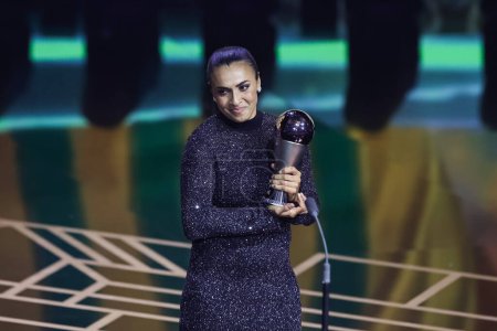 Téléchargez les photos : Marta Vieira da Silva reçoit une présentation spéciale lors des Best FIFA Football Awards 2023 à Eventim Apollo, Londres, Royaume-Uni, le 15 janvier 2024 - en image libre de droit