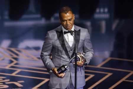 Photo for Cafu holds the FIFA Fair Play Award on behalf of the Brazil Men's Senior Team during The Best FIFA Football Awards 2023 at Eventim Apollo, London, United Kingdom, 15th January 2024 - Royalty Free Image