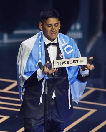 Téléchargez les photos : Hugo Miguel Iniguez Vainqueur du Meilleur Fan 2023 de la FIFA lors des Best FIFA Football Awards 2023 à Eventim Apollo, Londres, Royaume-Uni, 15 janvier 2024 - en image libre de droit