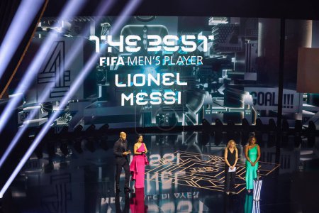 Téléchargez les photos : Lionel Messi Vainqueur du Meilleur Joueur Masculin de la FIFA 2023 lors des Best FIFA Football Awards 2023 à l'Apollo Theatre, Londres, Royaume-Uni, 15 janvier 2024 - en image libre de droit