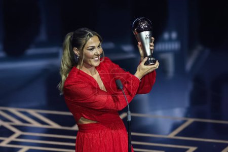 Téléchargez les photos : Mary Earps gagnante du meilleur gardien de but féminin de la FIFA 2023 lors des Best FIFA Football Awards 2023 à Eventim Apollo, Londres, Royaume-Uni, le 15 janvier 2024 - en image libre de droit
