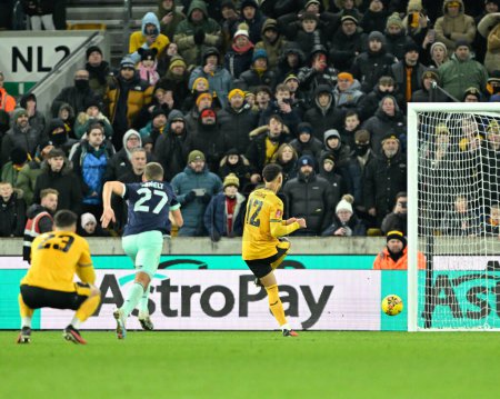 Photo for Matheus Cunha of Wolverhampton Wanderers celebrates his goal to make it 3-2 Wolverhampton Wanderers, during Emirates FA Cup Third Round Replay match Wolverhampton Wanderers vs Brentford at Molineux, Wolverhampton, United Kingdom, 16th January 2024 - Royalty Free Image
