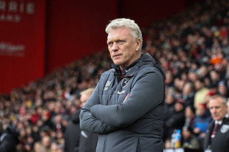 Photo for David Moyes manager of West Ham United during the Premier League match Sheffield United vs West Ham United at Bramall Lane, Sheffield, United Kingdom, 21st January 202 - Royalty Free Image