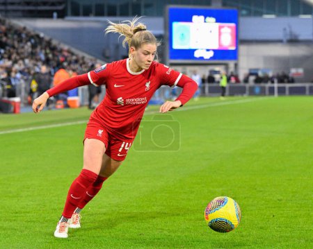 Photo for Marie Hbinger of Liverpool Women crosses the ball into the box, during the The FA Women's Super League match Manchester City Women vs Liverpool Women at Joie Stadium, Manchester, United Kingdom, 21st January 2024 - Royalty Free Image