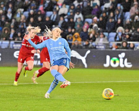 Photo for Chloe Kelly of Manchester City Women take her penalty to make it 5-1 to Manchester City, during the The FA Women's Super League match Manchester City Women vs Liverpool Women at Joie Stadium, Manchester, United Kingdom, 21st January 2024 - Royalty Free Image