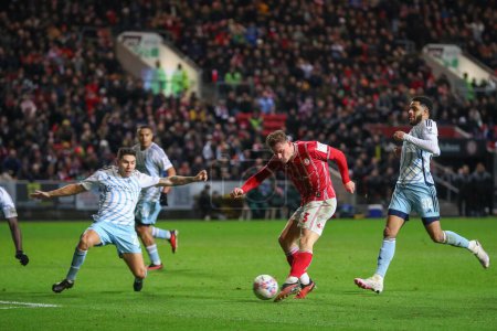 Photo for Cameron Pring of Bristol City has a shot at goal during the Emirates FA Cup Fourth Round match Bristol City vs Nottingham Forest at Ashton Gate, Bristol, United Kingdom, 26th January 202 - Royalty Free Image
