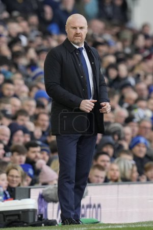 Téléchargez les photos : Sean Dyche manager d'Everton lors du quatrième tour de la Emirates FA Cup Everton vs Luton Town à Goodison Park, Liverpool, Royaume-Uni, le 27 janvier 202 - en image libre de droit
