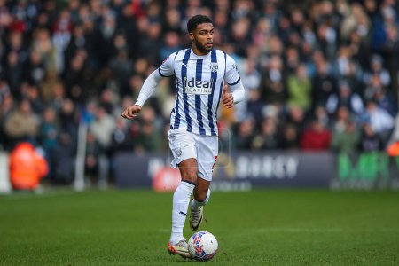 Photo for Darnell Furlong of West Bromwich Albion goes forward with the ball during the Emirates FA Cup Fourth Round match West Bromwich Albion vs Wolverhampton Wanderers at The Hawthorns, West Bromwich, United Kingdom, 28th January 202 - Royalty Free Image
