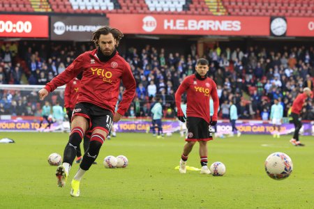 Photo for Ben Brereton Diaz of Sheffield United during the warm up ahead of the Emirates FA Cup Fourth Round match Sheffield United vs Brighton and Hove Albion at Bramall Lane, Sheffield, United Kingdom, 27th January 202 - Royalty Free Image