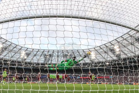 Téléchargez les photos : Declan Rice of Arsenal marque 0-6 lors du match de Premier League West Ham United vs Arsenal au London Stadium, Londres, Royaume-Uni, 11 février 202 - en image libre de droit