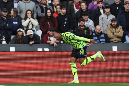 Foto de Gabriel del Arsenal celebra su gol de llegar a 0-3 durante el partido de la Premier League West Ham United vs Arsenal en el London Stadium, Londres, Reino Unido, 11 de febrero 202 - Imagen libre de derechos