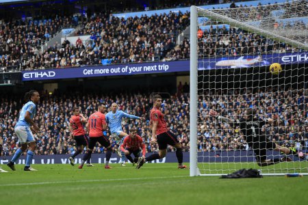 Téléchargez les photos : Erling Haaland de Manchester City marque 1-0 lors du match de Premier League Manchester City vs Everton au Etihad Stadium, Manchester, Royaume-Uni, 10 février 202 - en image libre de droit