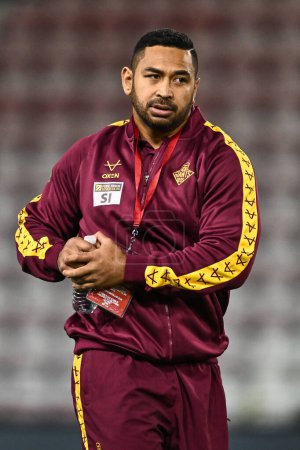 Photo for Seb Ikahihifo of Huddersfield Giants arrives ahead of the Betfred Super League Round 1 match Leigh Leopards vs Huddersfield Giants at Leigh Sports Village, Leigh, United Kingdom, 16th February 202 - Royalty Free Image