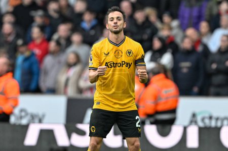 Photo for Pablo Sarabia of Wolverhampton Wanderers celebrates his goal to make it 1-0 during the Premier League match Wolverhampton Wanderers vs Sheffield United at Molineux, Wolverhampton, United Kingdom, 25th February 202 - Royalty Free Image