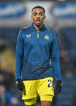 Photo for Joe Willock of Newcastle United warms up ahead of the match, during the Emirates FA Cup 5th Round match Blackburn Rovers vs Newcastle United at Ewood Park, Blackburn, United Kingdom, 27th February 202 - Royalty Free Image