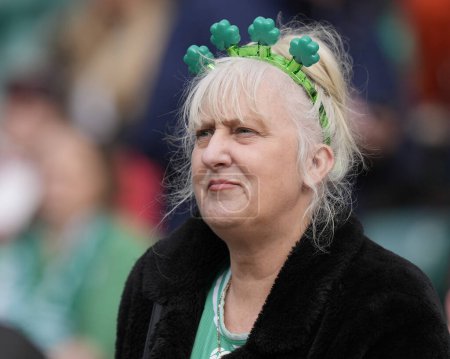 Téléchargez les photos : Un fan irlandais avant le match Guinness 6 Nations 2024 Angleterre vs Irlande au Twickenham Stadium, Twickenham, Royaume-Uni, 9 mars 202 - en image libre de droit
