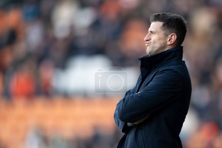 Photo for Callum Lang Manager of Portsmouth during the Sky Bet League 1 match Blackpool vs Portsmouth at Bloomfield Road, Blackpool, United Kingdom, 9th March 202 - Royalty Free Image