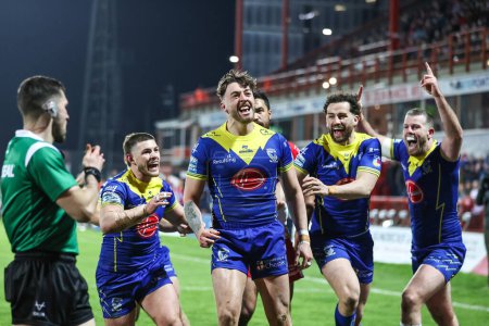 Photo for Matty Ashton of Warrington Wolves celebrates his try during the Betfred Super League Round 4 match Hull KR vs Warrington Wolves at Sewell Group Craven Park, Kingston upon Hull, United Kingdom, 7th March 202 - Royalty Free Image