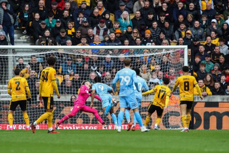 Photo for Ellis Simms of Coventry City scores a goal to make it 2-2 during the Emirates FA Cup Quarter- Final match Wolverhampton Wanderers vs Coventry City at Molineux, Wolverhampton, United Kingdom, 16th March 202 - Royalty Free Image