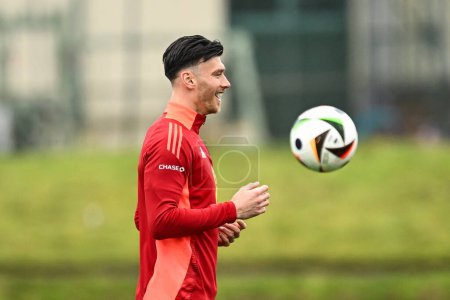 Photo for Kieffer Moore of Wales during warms up ahead of the Wales open training session at Vale Resort Training complex, Hensol, United Kingdom, 20th March 2024 - Royalty Free Image