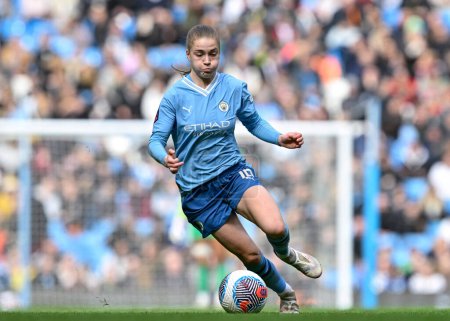 Photo for Jess Park of Manchester City Women breaks forward with the ball, during The FA Women's Super League match Manchester City Women vs Manchester United Women at Etihad Stadium, Manchester, United Kingdom, 23rd March 202 - Royalty Free Image
