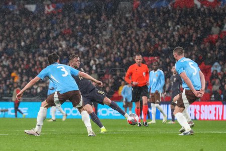 Téléchargez les photos : Jarrod Bowen d'Angleterre tire au but lors du match amical international Angleterre vs Belgique au Wembley Stadium, Londres, Royaume-Uni, 26 mars 202 - en image libre de droit