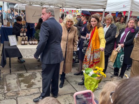 Foto de Su Majestad la Reina visita Shrewsbury Farmers Market, Shrewsbury, Reino Unido, 27 de marzo de 2024 - Imagen libre de derechos