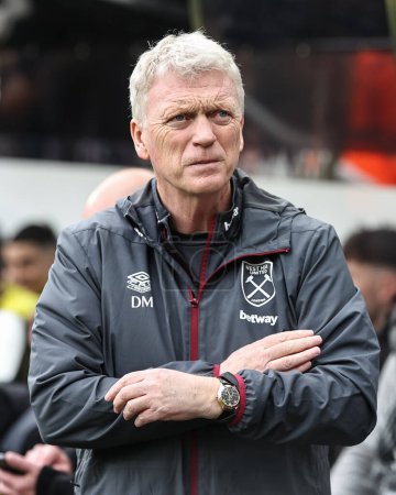 Photo for David Moyes manager of West Ham United during the Premier League match Newcastle United vs West Ham United at St. James's Park, Newcastle, United Kingdom, 30th March 202 - Royalty Free Image