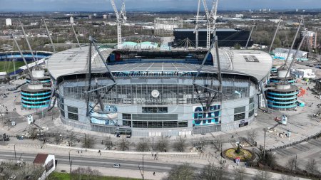 Téléchargez les photos : Vue aérienne du stade Etihad avant le match de Premier League Manchester City vs Arsenal au stade Etihad, Manchester, Royaume-Uni, 31 mars 202 - en image libre de droit