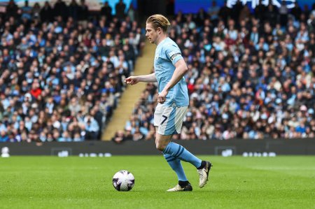 Photo for Kevin De Bruyne of Manchester City in action during the Premier League match Manchester City vs Arsenal at Etihad Stadium, Manchester, United Kingdom, 31st March 202 - Royalty Free Image