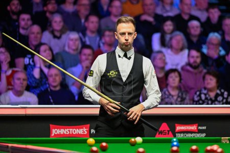 Photo for Judd Trump reacts, during the Johnstones Paint Tour Championship at Manchester Central, Manchester, United Kingdom, 4th April 2024 - Royalty Free Image
