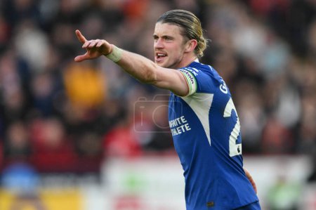 Photo for Conor Gallagher of Chelsea gives his team instructions during the Premier League match Sheffield United vs Chelsea at Bramall Lane, Sheffield, United Kingdom, 7th April 202 - Royalty Free Image